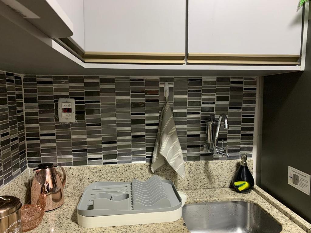 Maravilhoso Apartamento 2 Quartos Com Ofuro Porto Da Barra Salvador Summer Barra Flat Esterno foto