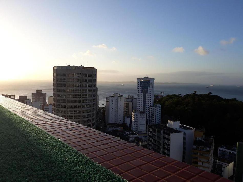 Maravilhoso Apartamento 2 Quartos Com Ofuro Porto Da Barra Salvador Summer Barra Flat Esterno foto
